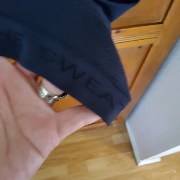 lululemon Swiftly T Back Tank Black Size 6 EUC - Picture 6 of 7